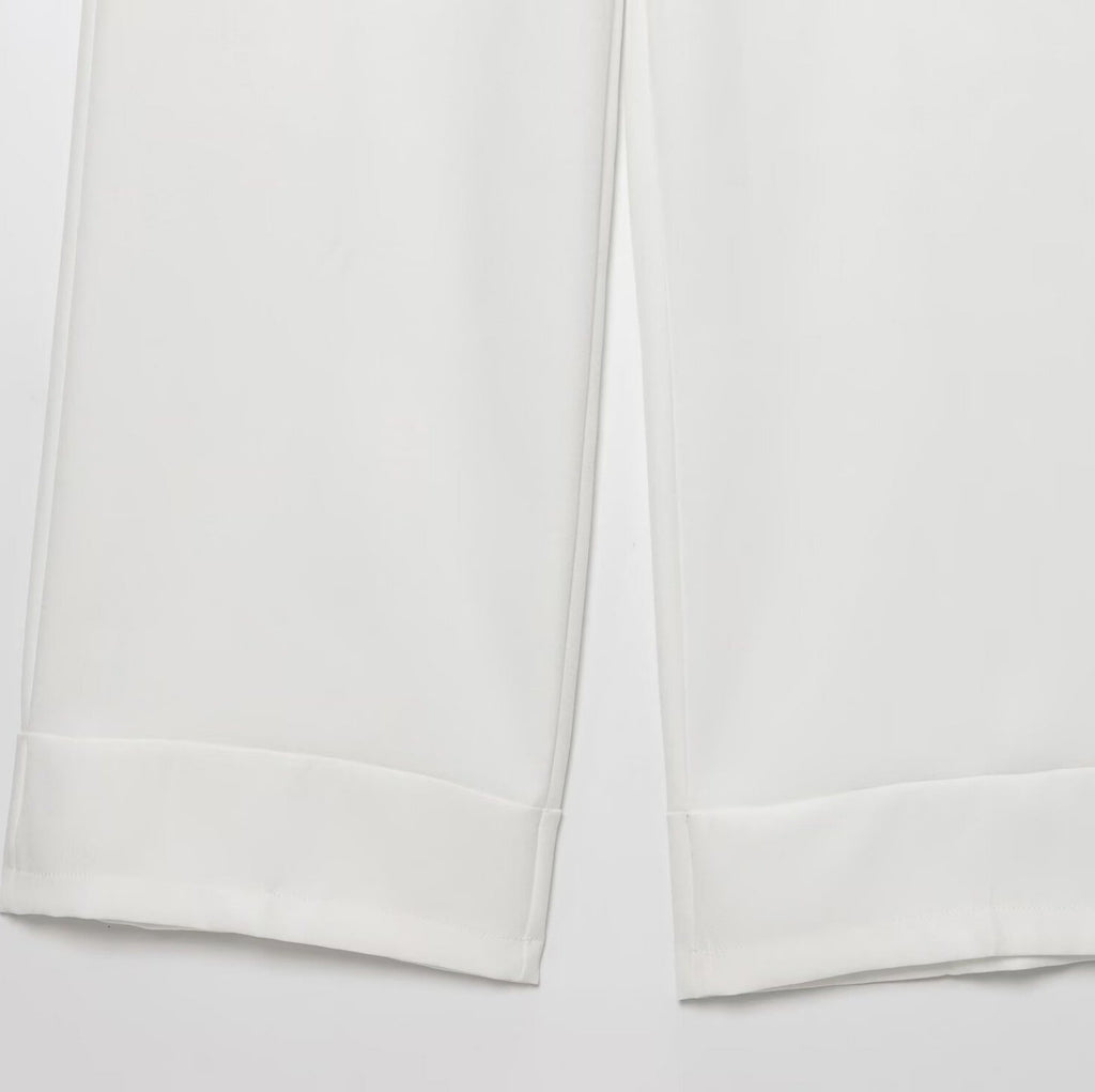 Women’s White High-Waisted Belted Rolled Hem Shorts